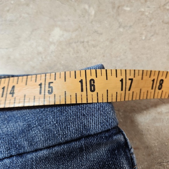 American Eagle Shorts Women 14 Blue Denim The Dream Short Curvy Midi Distressed - Picture 7 of 13